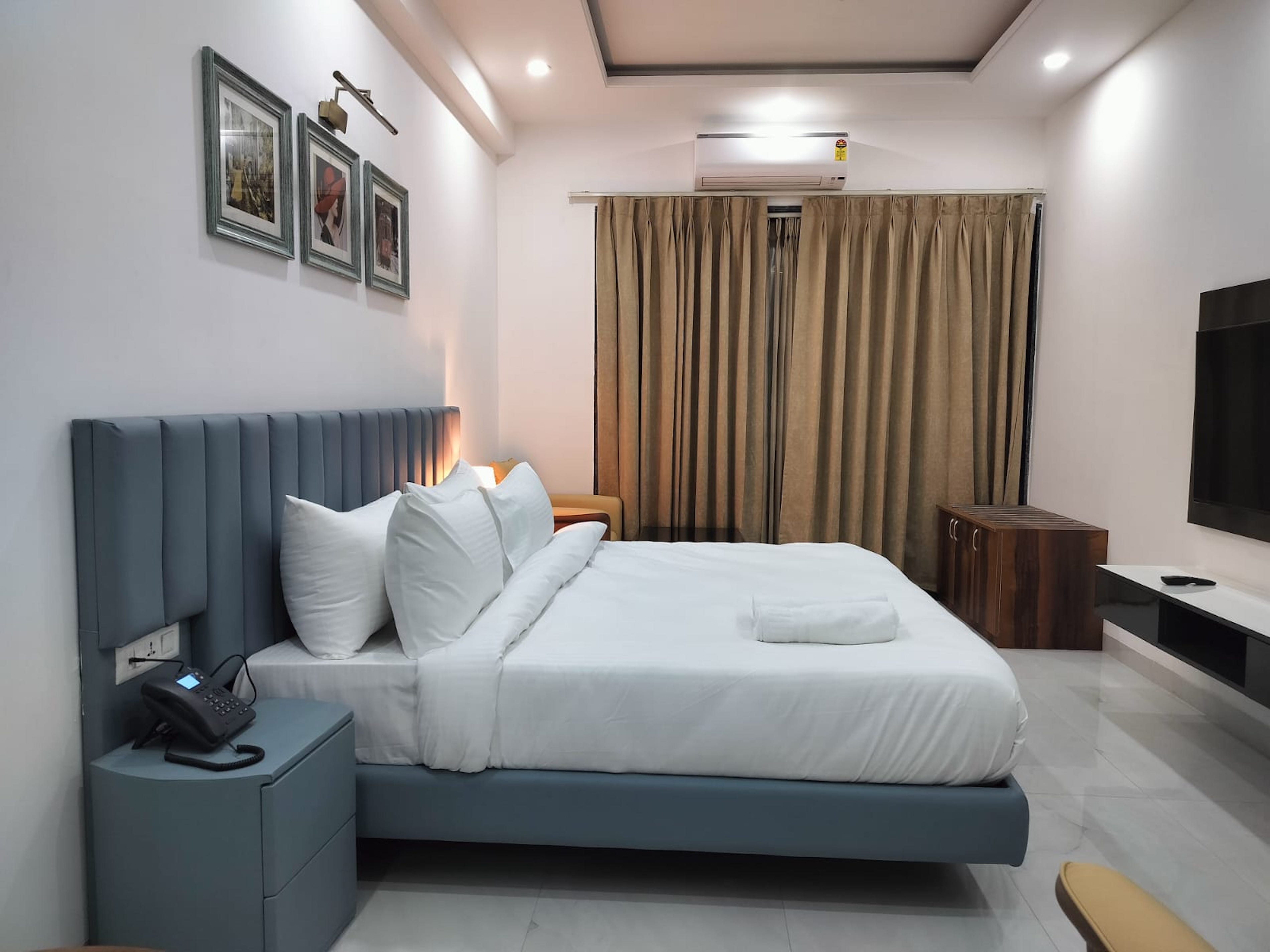 The Hoften Elite 32 Avenue, Sector 15, Gurugram - Tap to explore photos