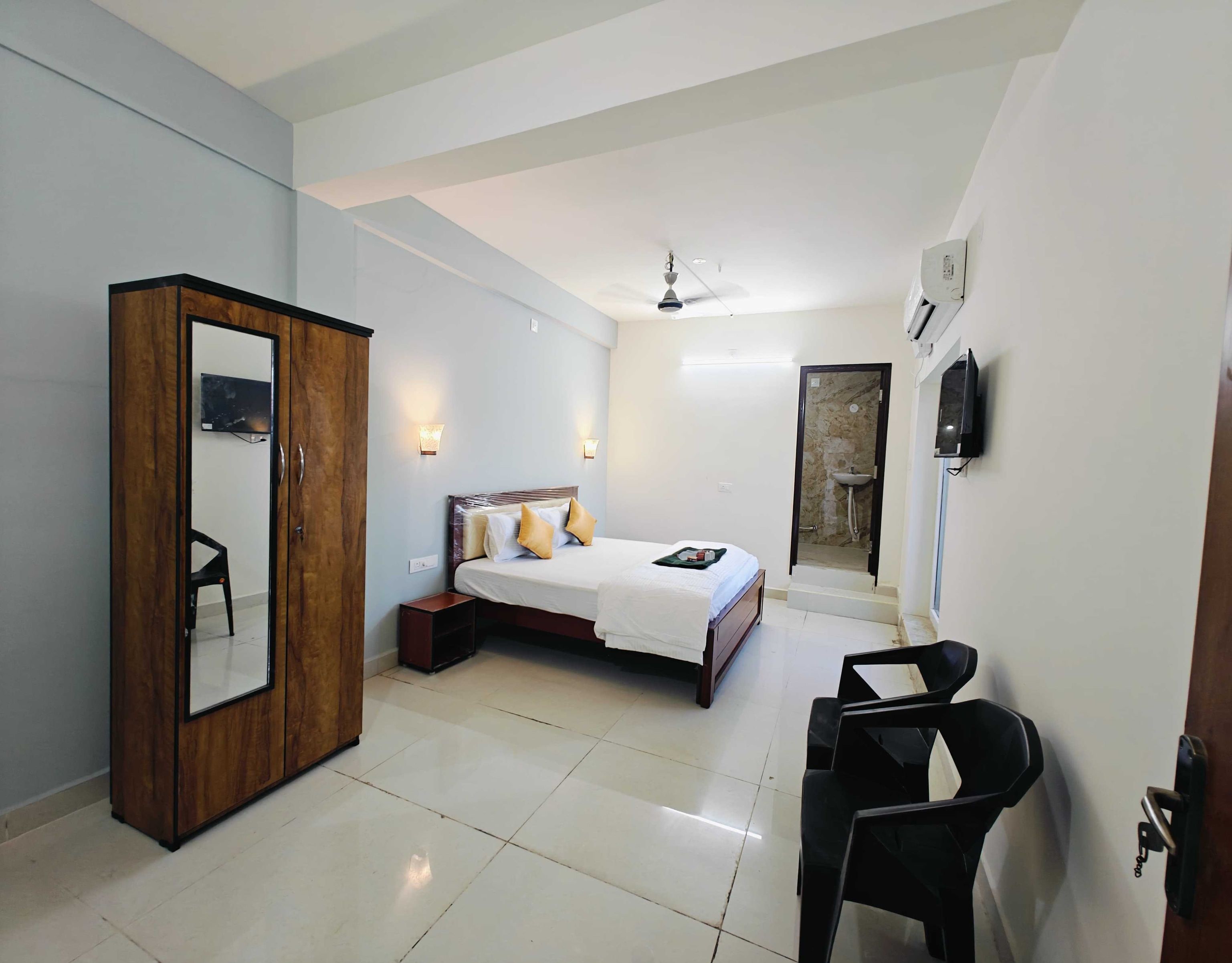 Hotel O Peram INN - Tap to explore photos