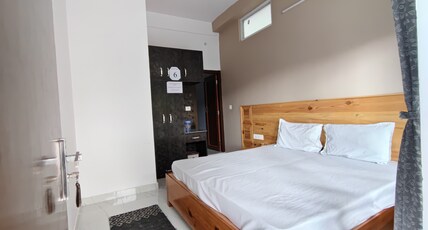 Kiwi Shadow Guest House Room Type - King Room 3 | Sleeps 2