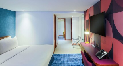 Queen Elizabeth 2 Room Type - Superior Room with 1 double bed and 1 single bed