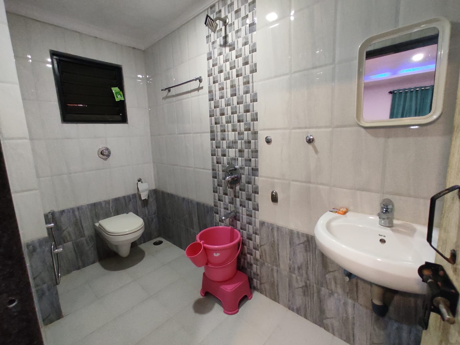 Swami Homestay - Tap to explore photos