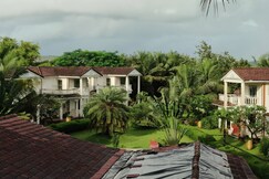 luxurious 2Bhk on Riverfront  9min Morjim Beach