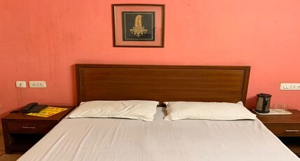 Hotel Rajdeep Room Type - Deluxe Room with AC