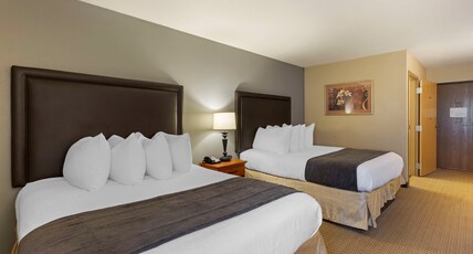 Best Western Plus the Charles Hotel Room Type - Accessible - 2 Queen, Mobility Accessible, Bathtub, Non-Smoking, Full Breakfast