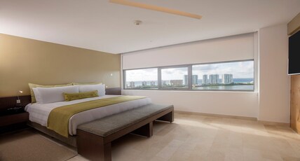 Presidente InterContinental Cancun Resort Room Type - 1 King Suite Terrace Lagoon View Presidente InterContinental Cancun Resort Room Type - 1 King Suite Terrace Lagoon View
