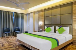 Treebo Classic Grande, Camp