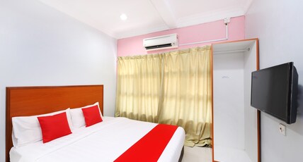 Super OYO 720 Corridor Hotel 2 Room Type - Deluxe Queen