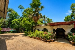 Hotel Tapovan