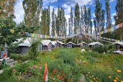 Ladakh Heaven Hills | Rooms & Restaurant