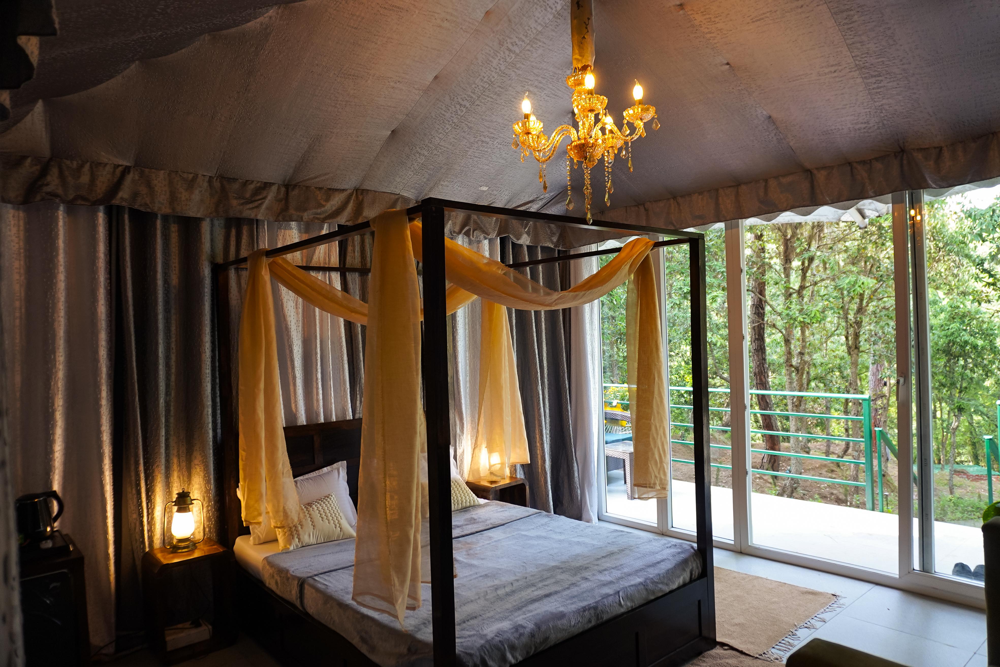 Lux Tents in Majkhali w Pool: Tarumarg (A&B) - Tap to explore photos