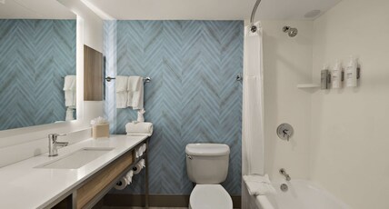 Hilton Garden Inn Williamsburg Room Type - 2 QUEEN BEDS 1 BDRM SUITE