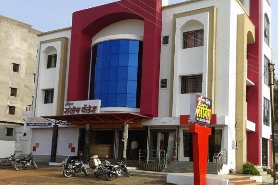 Hotel Santosh Palace  - Tap to explore photos