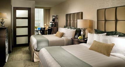 Crowne Plaza Charleston Room Type - 2 Queen Standard