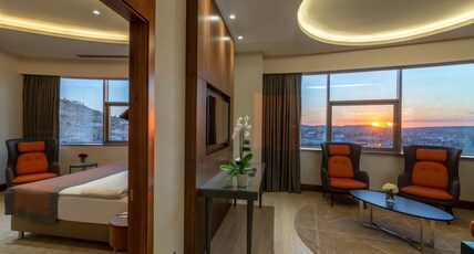Crowne Plaza Cappadocia - Nevsehir Room Type - 1 King Bed 1 Bedroom Suite City View