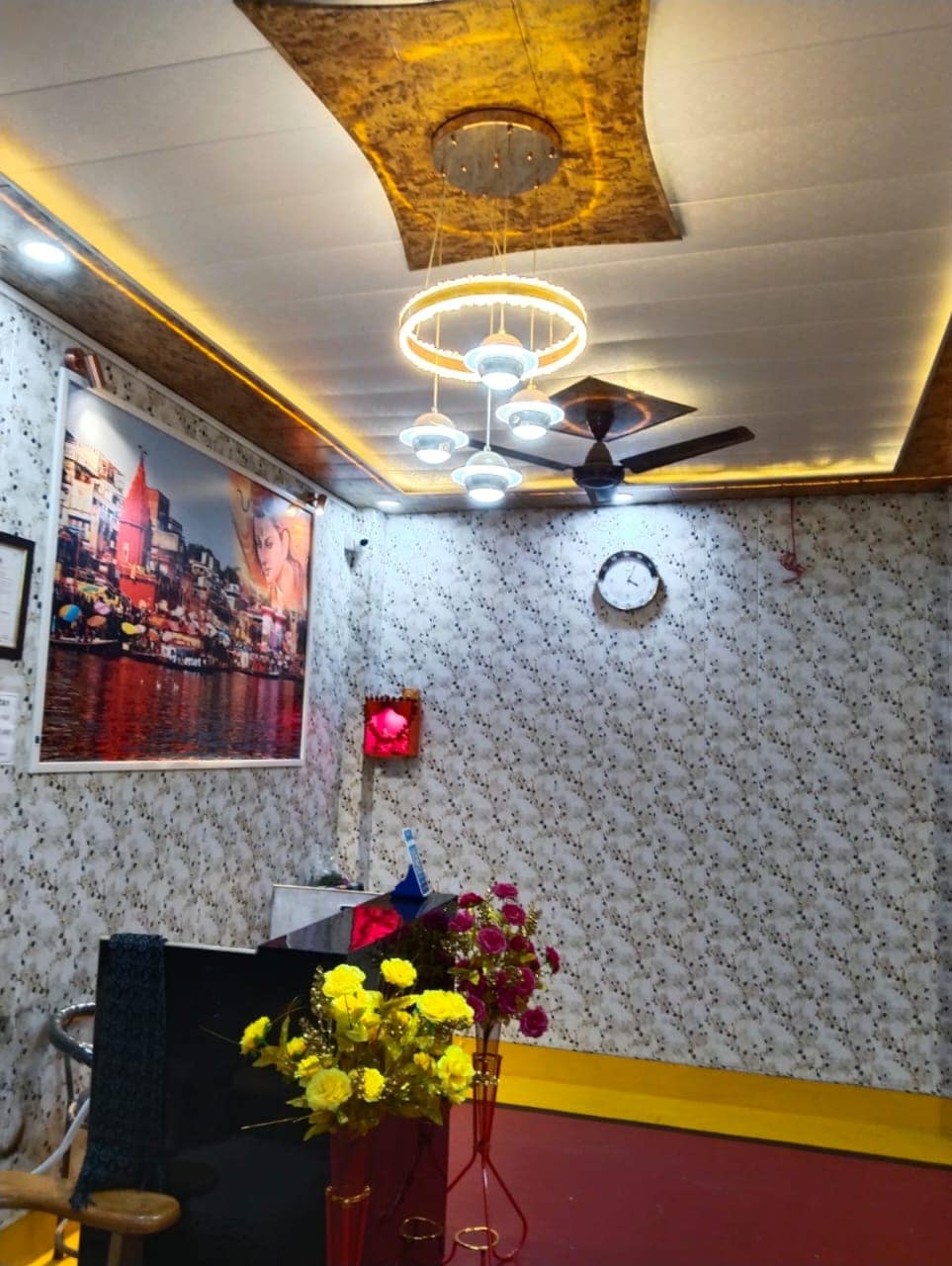 Usha Home Stay - Tap to explore photos