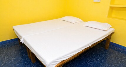 Sri Viswanatham Guest House Room Type - Deluxe Room