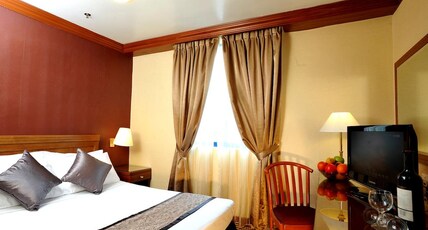 Oxford Hotel Room Type - Standard Double Room