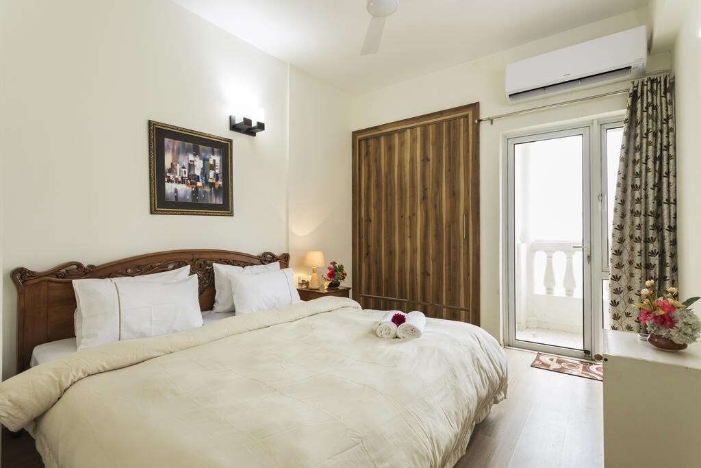 Hostie Elina-3br Condo at Motinagar - Tap to explore photos