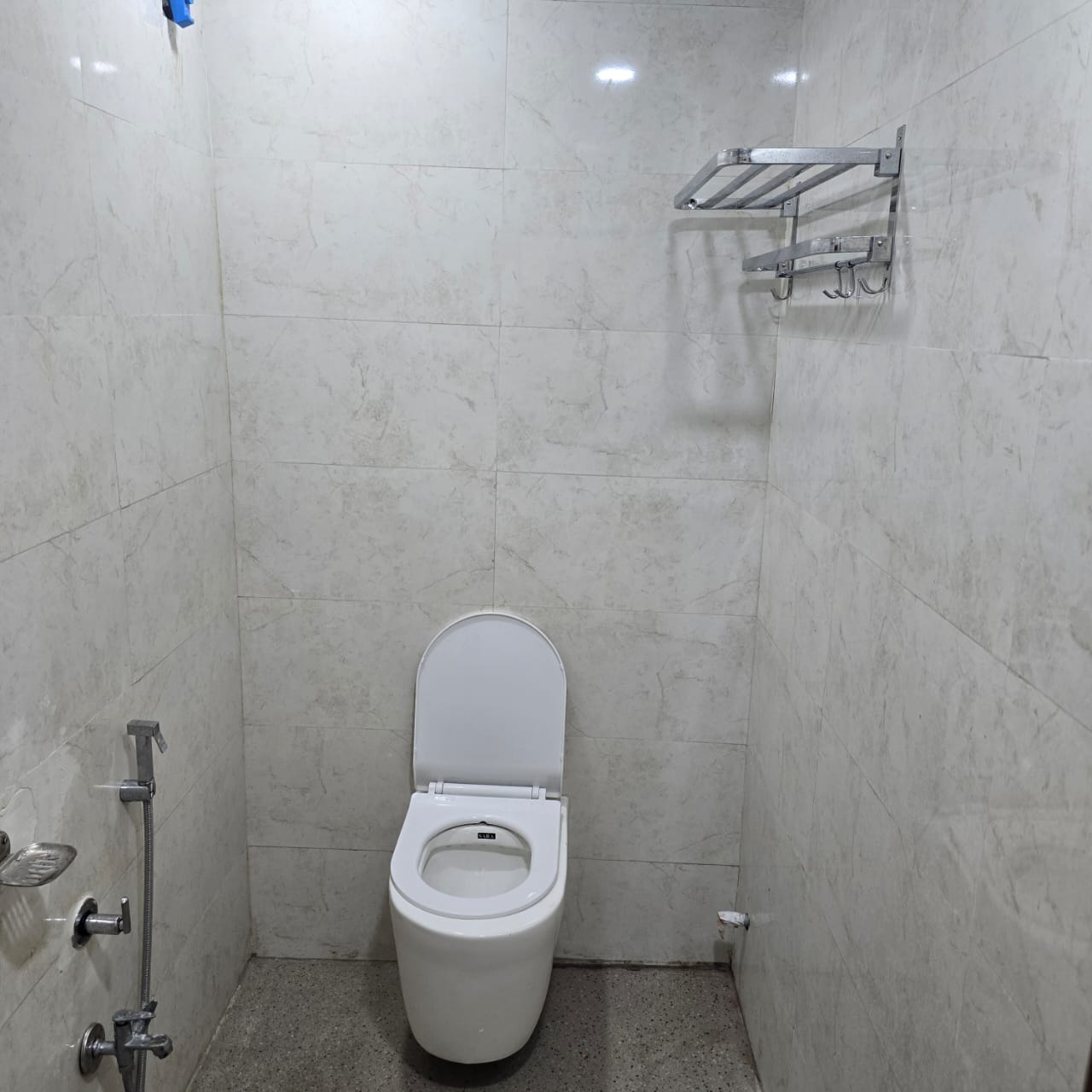 Hotel Krishna palace - Tap to explore photos