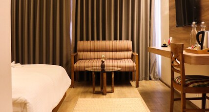 Hotel Lumbini Garden New Crystal Room Type - Deluxe Double Room