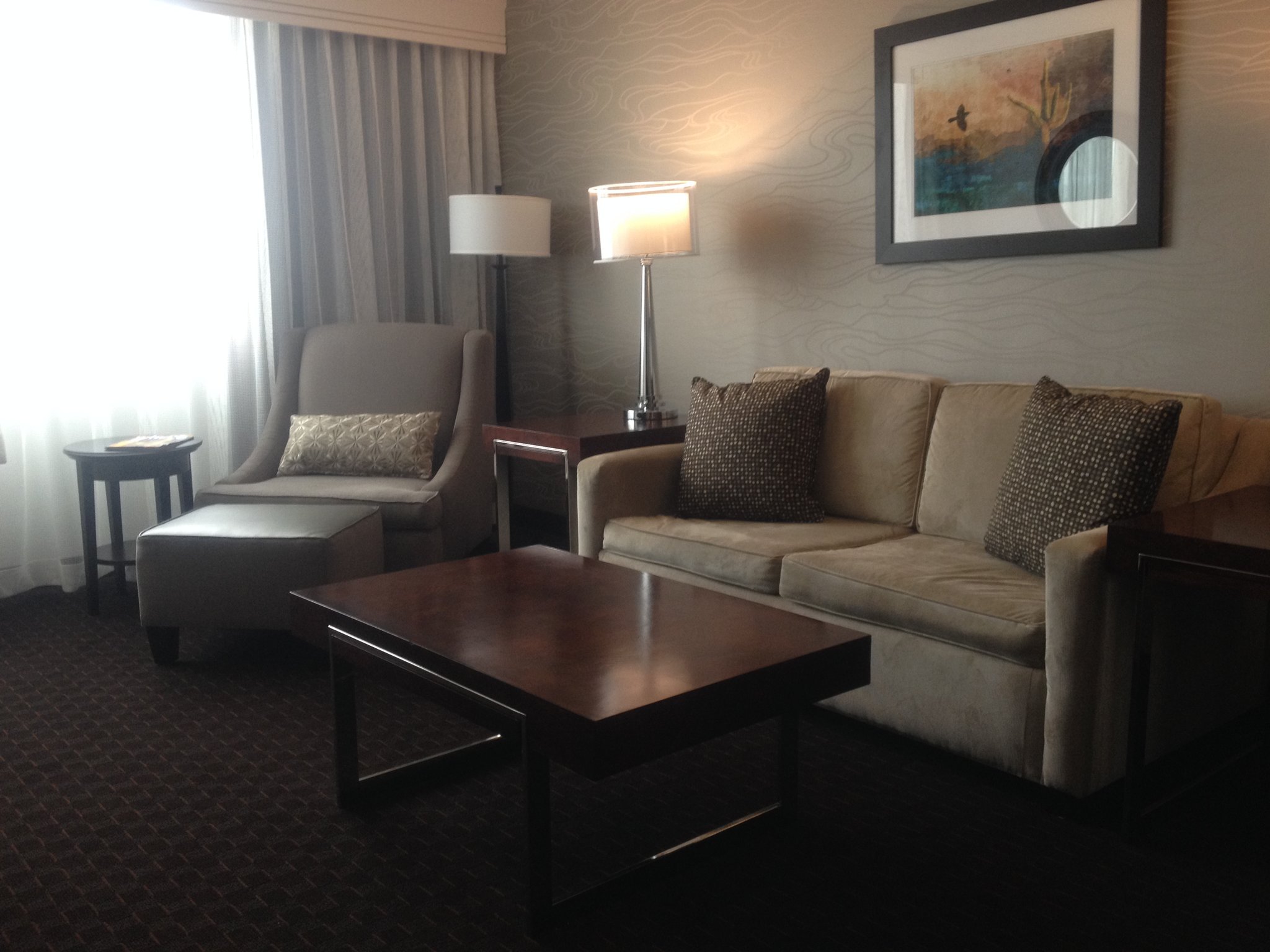 Crowne Plaza Phoenix Airport (Pet-friendly) - Tap to explore photos