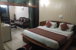Home Stay Dwarka | Rooms & Caretaker