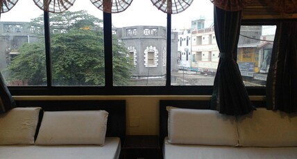 Hotel Madhav Room Type - Four Bed Non AC ROOM