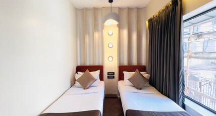 Hotel White Pearl - Colaba Room Type - Super Deluxe Twin Room
