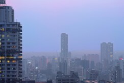 It s Sky High 33rd Floor Blue Suite City Views