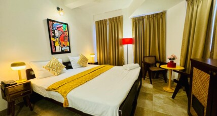 Half Room Type - Double Room - Mountain, Road Facing