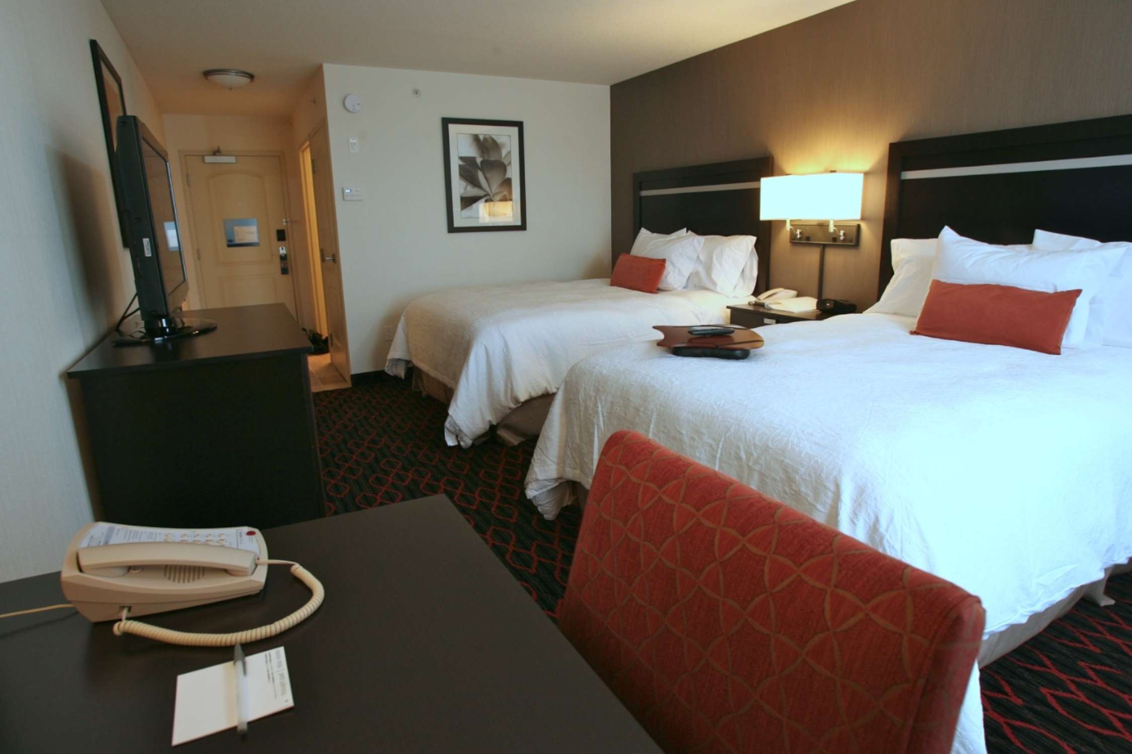 Hampton Inn by Hilton Fort Saskatchewan - Tap to explore photos