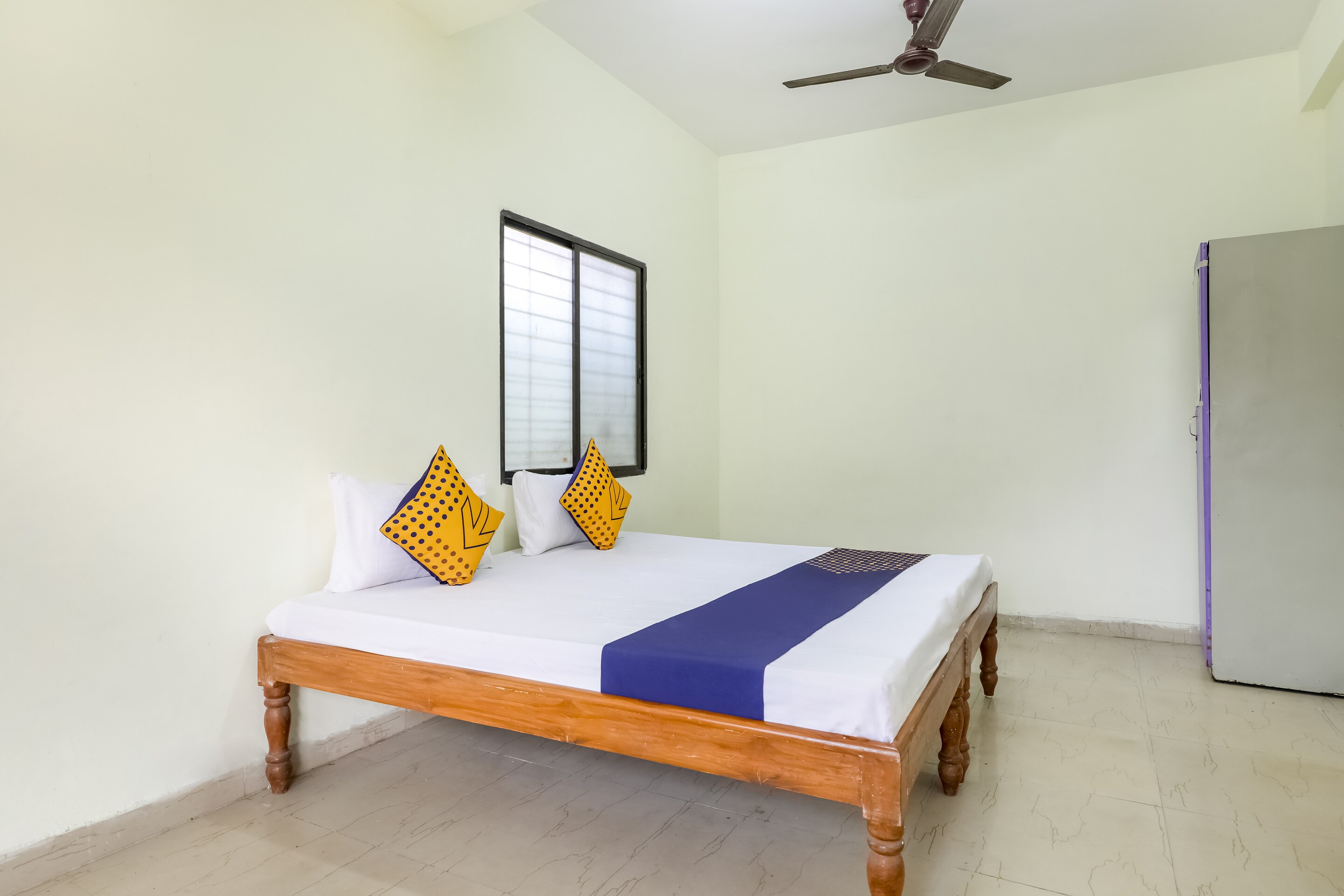 Hotel O Saavi International - Tap to explore photos