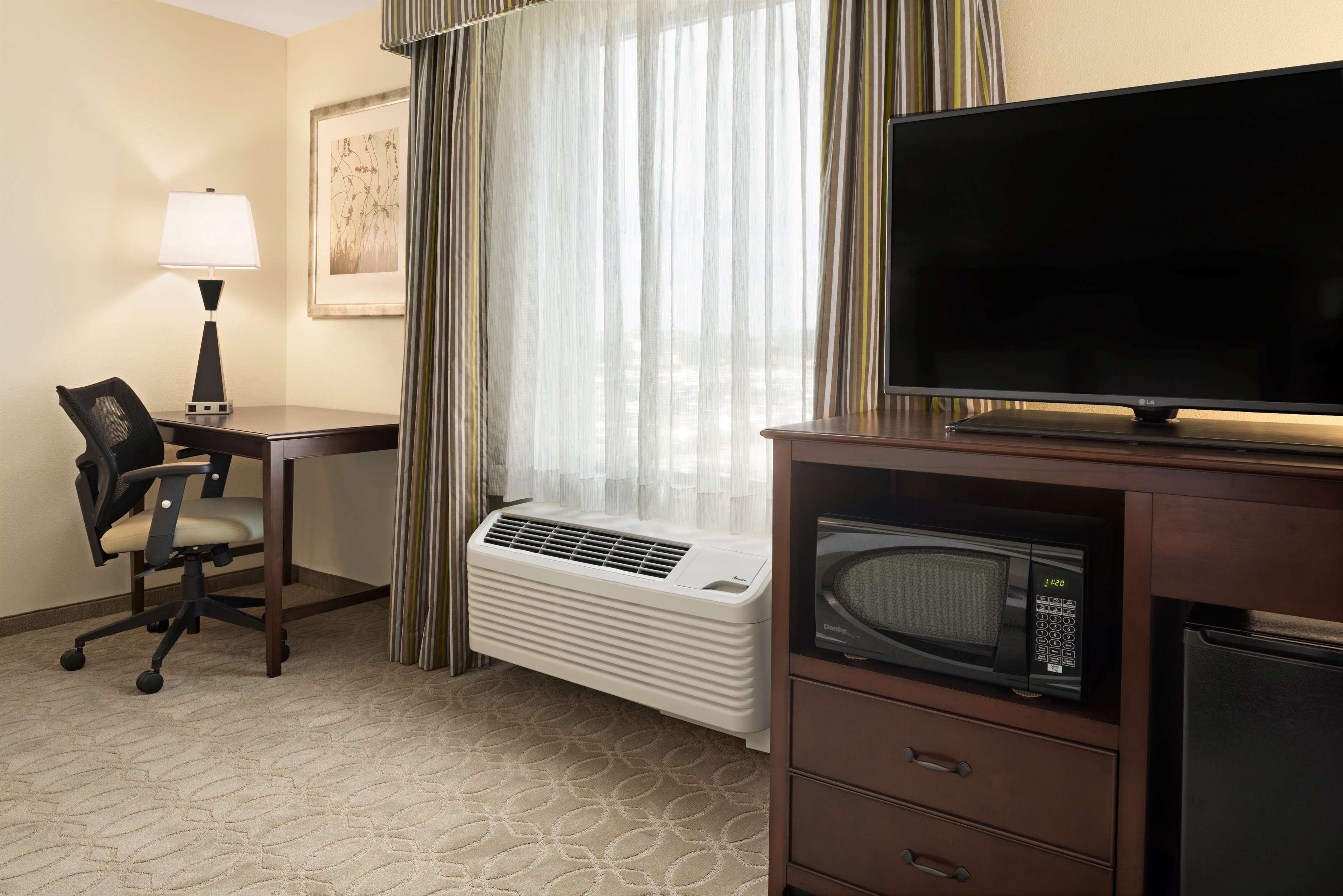 Hampton Inn & Suites by Hilton Corpus Christi - Tap to explore photos