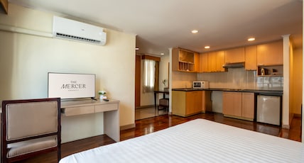 The Mercer Sukhumvit 4 – Formerly S.M. Grande Residence Room Type - Deluxe King Room The Mercer Sukhumvit 4 – Formerly S.M. Grande Residence Room Type - Deluxe King Room