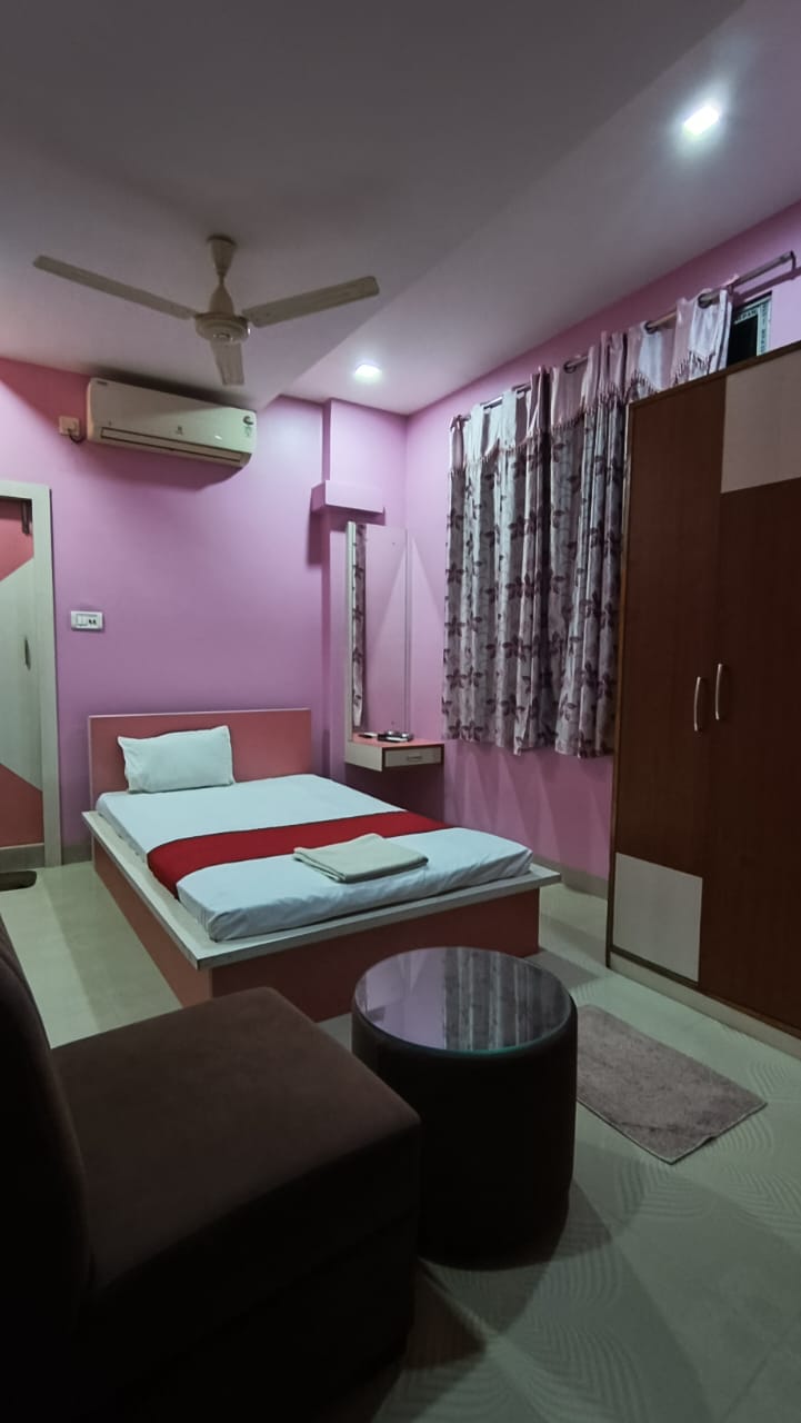 Hotel Sonakshi Dx. - Tap to explore photos