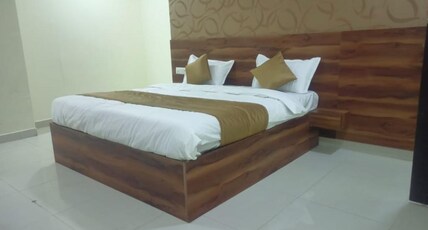 Hotel Siddhi Vinayak Room Type - Standard Room