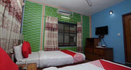 OYO 618 Hotel Middle Point Room Type - Classic