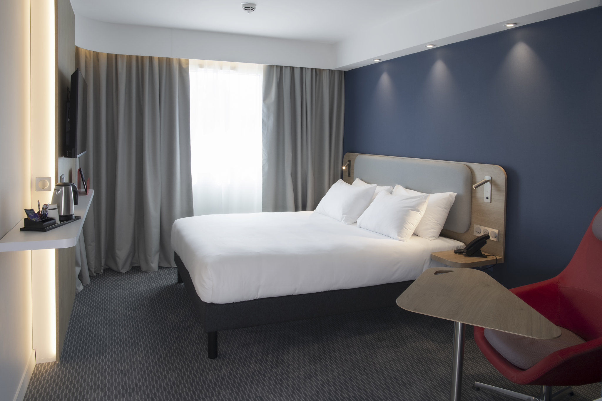 Holiday Inn Express CAEN - EPRON - Tap to explore photos