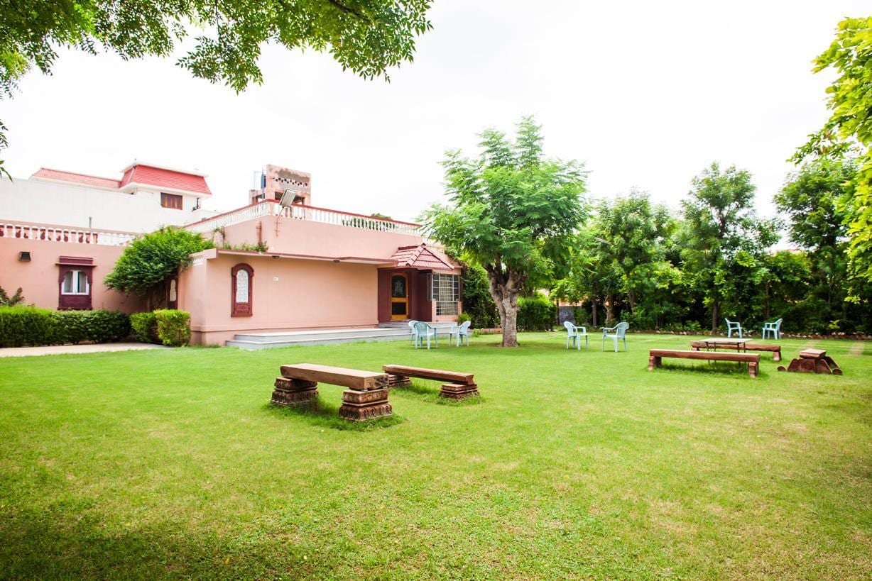 Hotel Padmini Niwas - Tap to explore photos