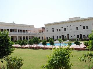 Hotel Indra Vilas - Tap to explore photos