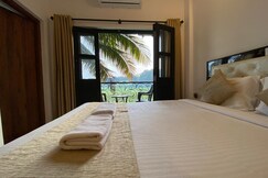 Green field view hotel