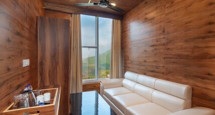 Mountain Villa Mussoorie Room Type - LUXURY ROOM WITH BATH TUB AND VIEW