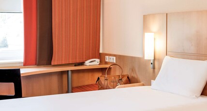 ibis Konstanz Room Type - Standard Room with 2 single beds ibis Konstanz Room Type - Standard Room with 2 single beds