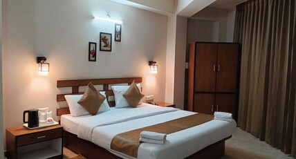 Green View Residency Room Type - Premium Deluxe Room