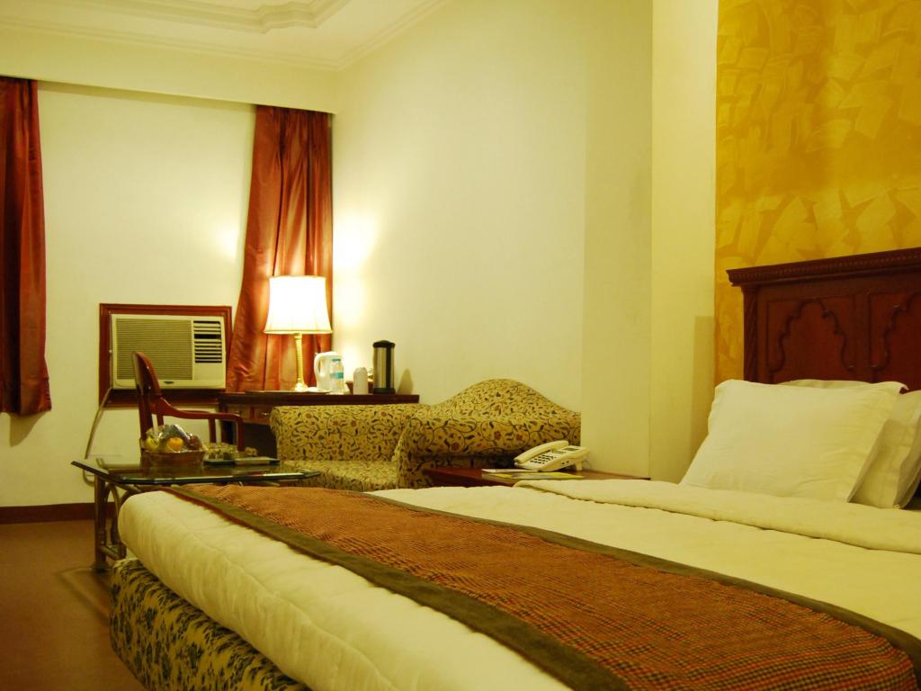 Mohan Hotel - Tap to explore photos