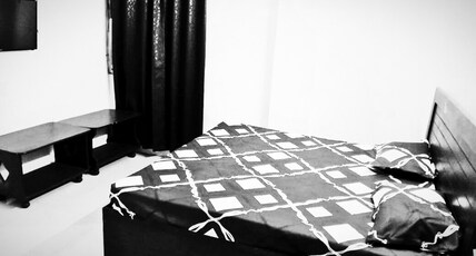 DEEPAK HOMESTAY & PALACE Room Type - Budget Family Room 1