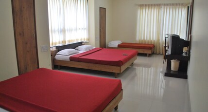 Hotel Kuber Inn Room Type - Family Room 5 Bedded Non AC