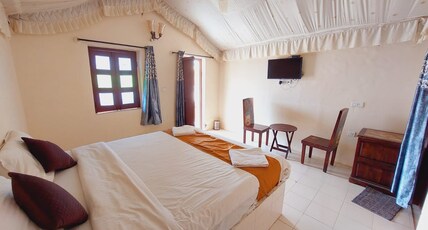 Dune Safari Sam Desert Camp Room Type - Swiss AC Cottage