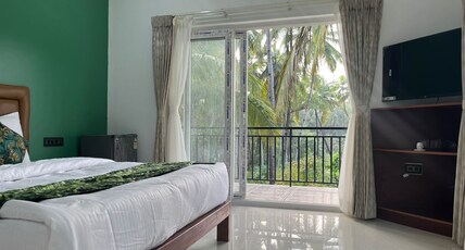 Green View Morjim Room Type - Premium Room 2 - Private Balcony