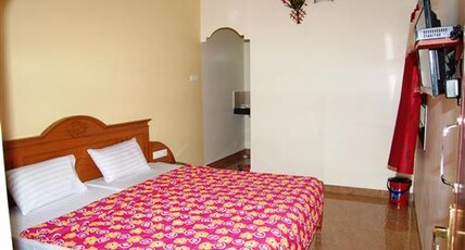 JJ RESIDENCY Room Type - AC Deluxe Double Room